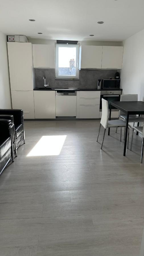Stunning New 1 Bedroom Apartment Лондон Экстерьер фото